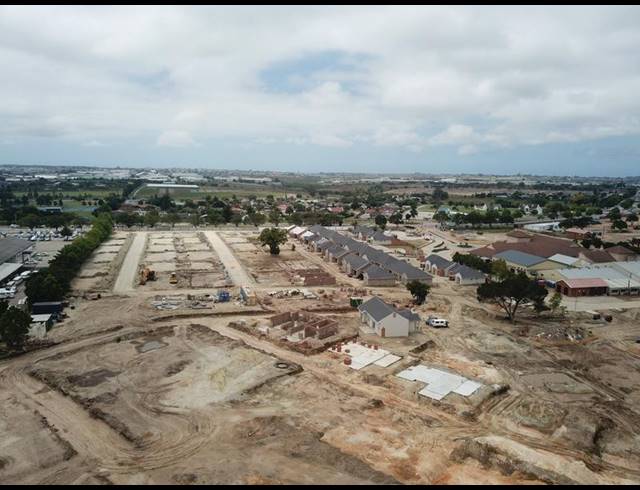 2 BEDROOM TOWNHOUSE FOR SALE IN GEORGE CENTRAL